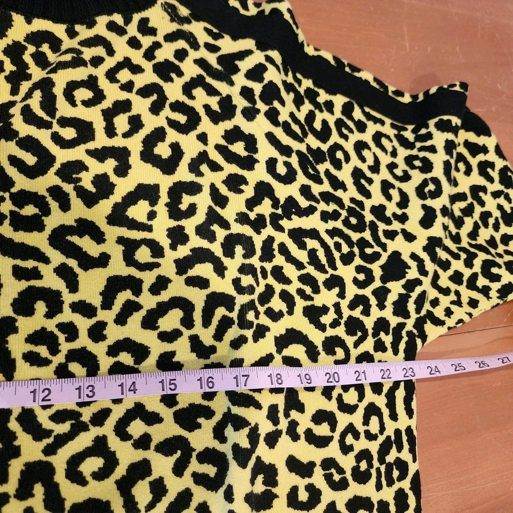 Central Park West Sweater Womens Medium Neon Yellow Leopard Ribbed Crewneck Cozy